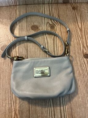 Marc By Marc Jacobs Light cream/Gray Pebbled Leather Crossbody with Gold Plaque